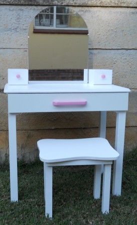 Dressing table set, suitable for girls of up to 8 years old